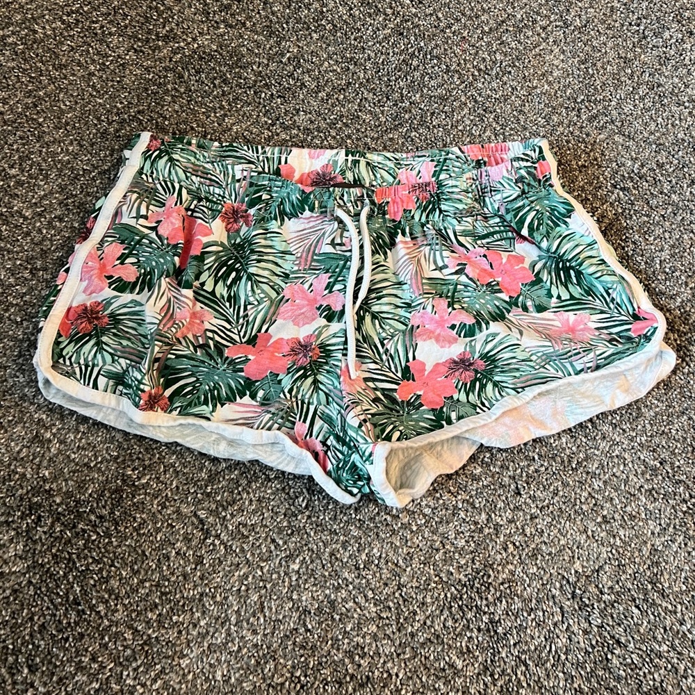 Tropical shorts